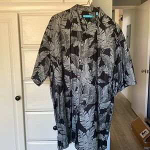 NWT Tori Richard button down shirt